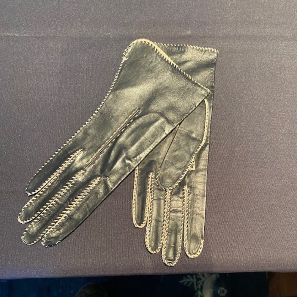 Beautiful Black Driving Gloves